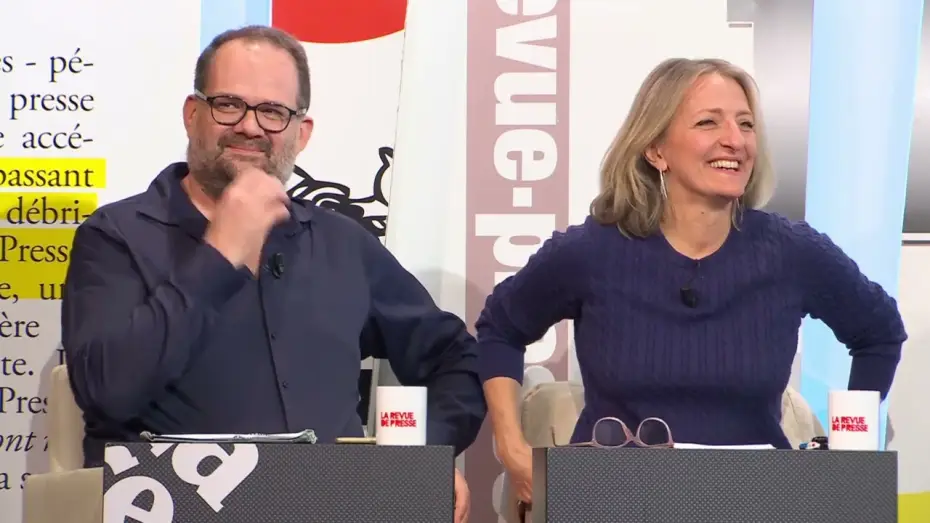 Video for the series La revue de presse — Un insecte sur le plateau et l'émission devient lunaire !