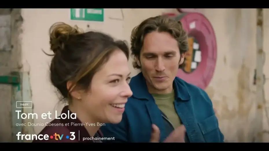 Video for the series Tom & Lola — Bande-annonce de la série "Tom et Lola" avec Dounia Coesens