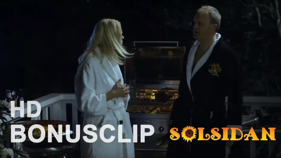 Video for the series Solsidan — Bonusclip: Grillen wir mit Frauen oder ohne Salat?