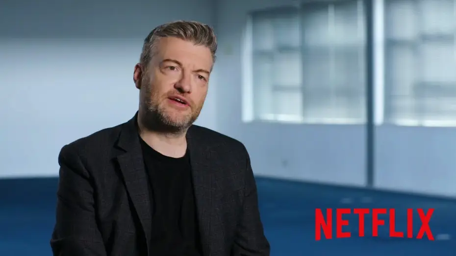 Видео к сериалу Black Mirror — Le créateur de Black Mirror, Charlie Brooker, présente les épisodes de la saison 5 VOST