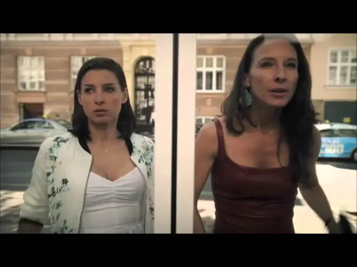 Video for the series Suburbia - Women on the Edge — VORSTADTWEIBER - Trailer Staffel 1 (2015)
