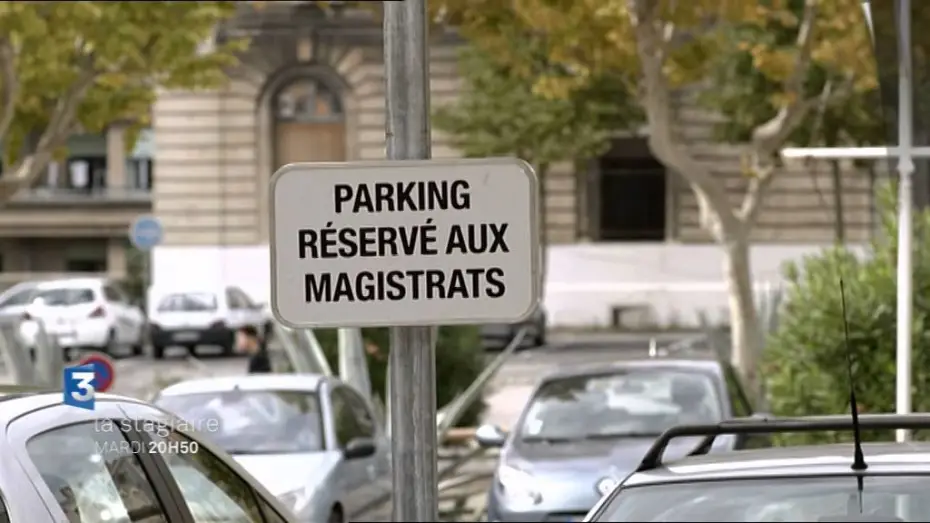 Video for the series La Stagiaire — La stagiaire - Bande-annonce - France 3