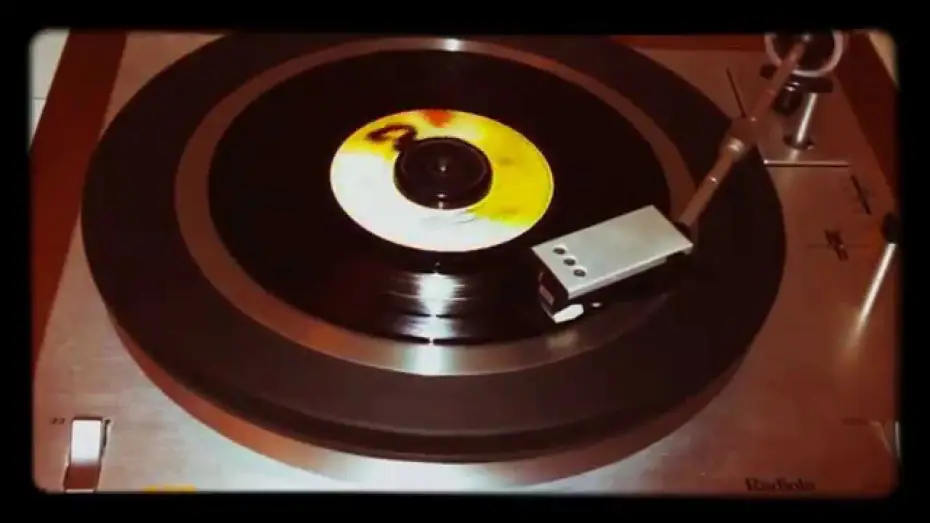 Video for the series Janique Aimée — Janique Aimée - ORTF - Générique