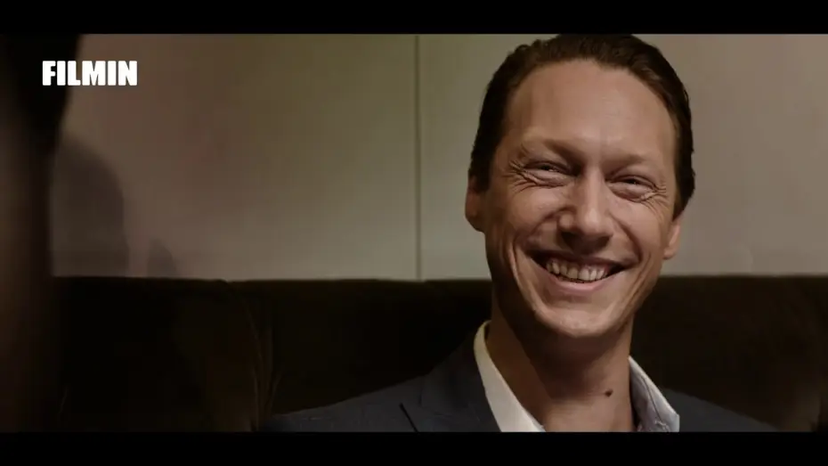 Video for the series Exit — Tráiler oficial