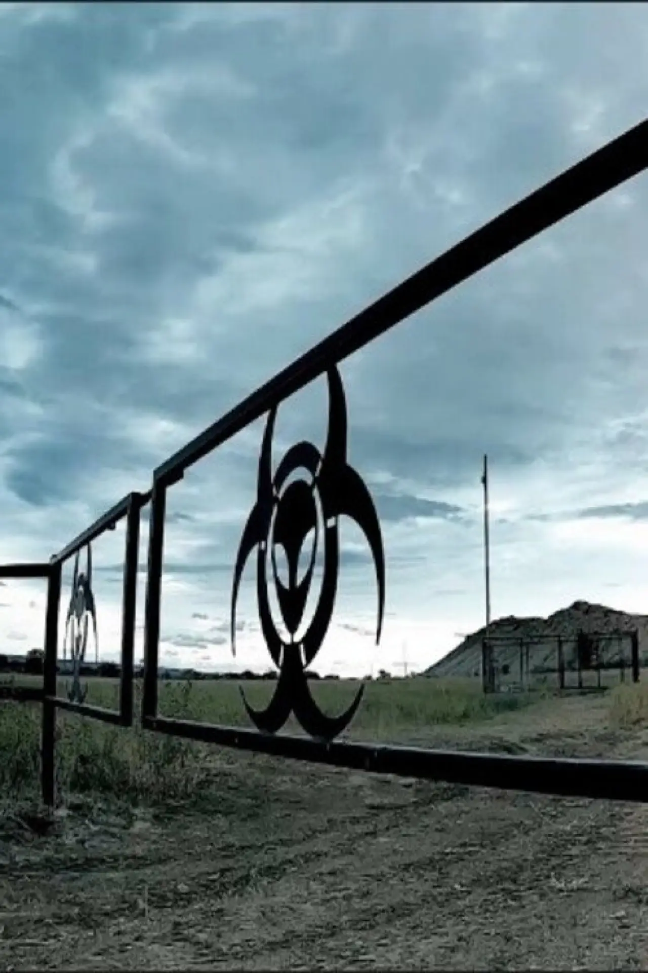 Series poster "The Secret of Skinwalker Ranch: Behind the Gates"