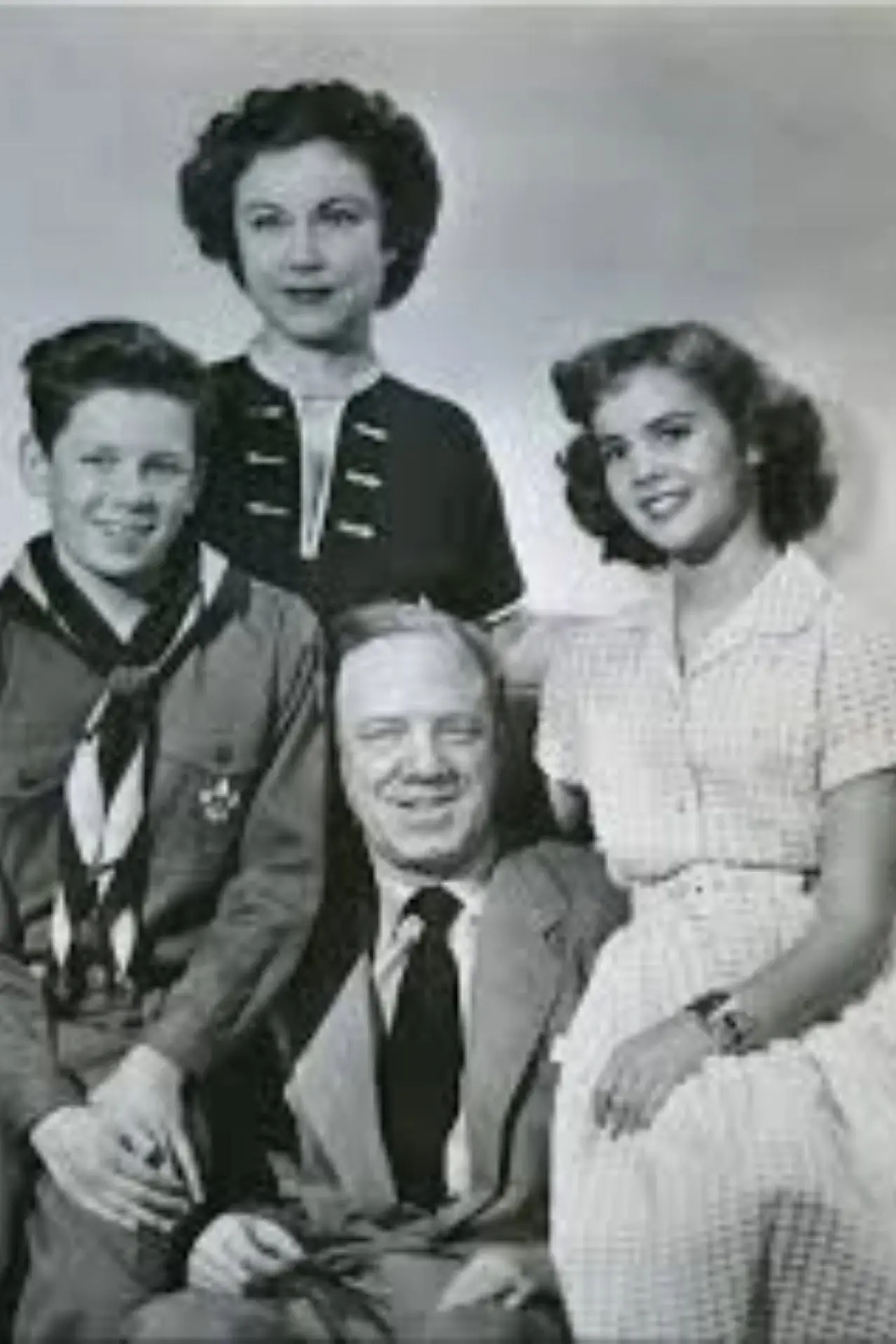 Series poster "The Pride of the Family"