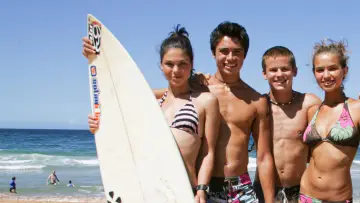 Backdrop for the TV series "Blue Water High" #1540613