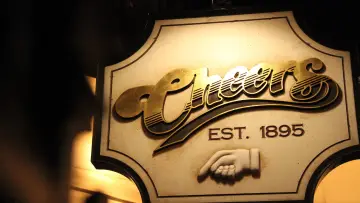 Backdrop к сериалу "Cheers" #1275875