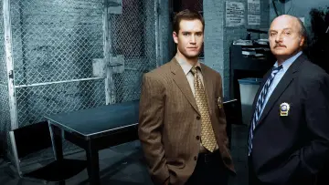 Backdrop к сериалу "NYPD Blue" #1253131