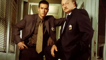 Backdrop к сериалу "NYPD Blue" #1253133