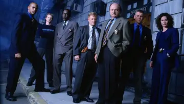 Backdrop к сериалу "NYPD Blue" #1253144