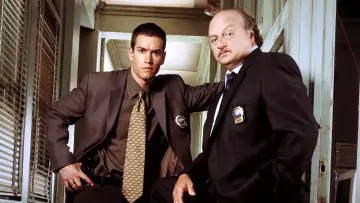 Backdrop к сериалу "NYPD Blue" #1253145