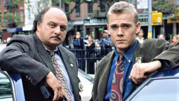 Backdrop к сериалу "NYPD Blue" #1253146