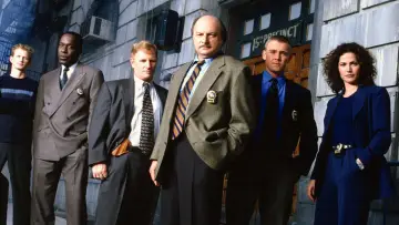 Backdrop к сериалу "NYPD Blue" #1253148