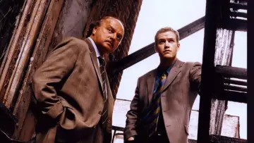 Backdrop к сериалу "NYPD Blue" #1253149