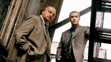Backdrop к сериалу "NYPD Blue" #1253150