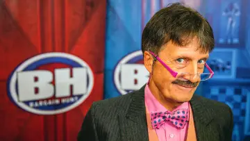 Backdrop к сериалу "Bargain Hunt" #1221449