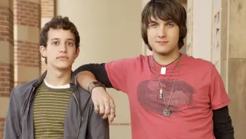 Backdrop к сериалу "Greek" #1377426