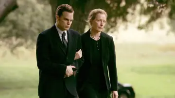 Backdrop к сериалу "Six Feet Under" #1299263