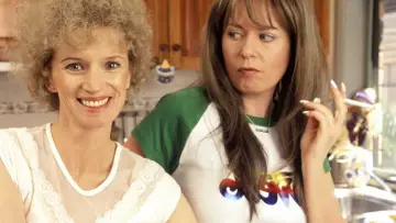 Backdrop for the TV series "Kath & Kim" #1885867