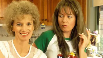 Backdrop for the TV series "Kath & Kim" #1885868
