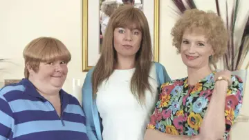 Backdrop for the TV series "Kath & Kim" #1885878