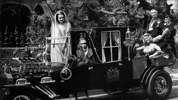 Backdrop к сериалу "The Munsters" #1358364