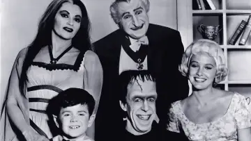 Backdrop к сериалу "The Munsters" #1358365