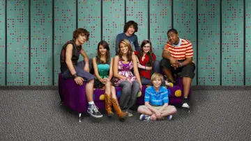 Backdrop for the TV series "Zoey 101" #1383352