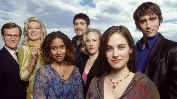 Backdrop for the TV series "Wonderfalls" #1599657