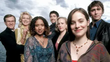 Backdrop for the TV series "Wonderfalls" #1599659
