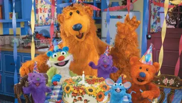 Backdrop for the TV series "Bear in the Big Blue House" #1915465