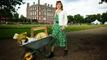 Backdrop for the TV series "Antiques Roadshow" #1654585