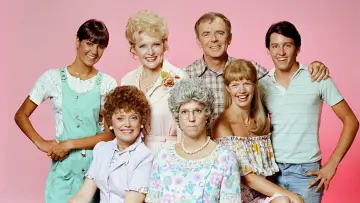 Backdrop for the TV series "Mama