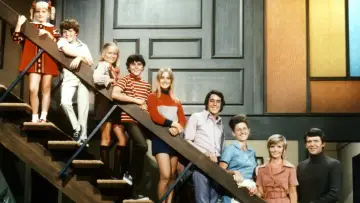Backdrop к сериалу "The Brady Bunch" #1388291