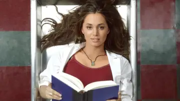 Backdrop к сериалу "Tru Calling" #1397381