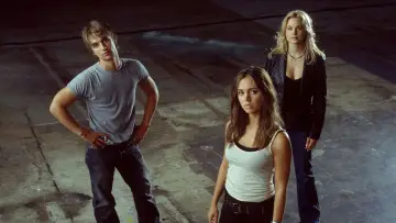 Backdrop к сериалу "Tru Calling" #1397385