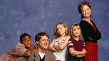 Backdrop for the TV series "Two of a Kind" #1559592