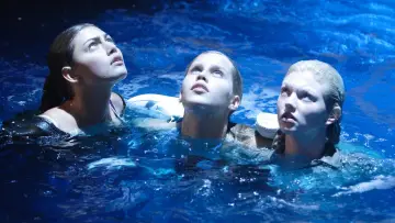 Backdrop к сериалу "H2O: Just Add Water" #1349435