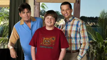 Backdrop к сериалу "Two and a Half Men" #1249538