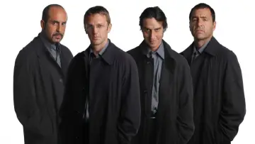 Backdrop for the TV series "Los simuladores" #1747276