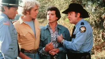 Backdrop к сериалу "The Dukes of Hazzard" #1343679