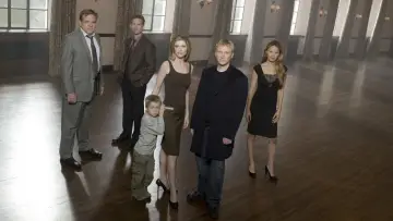 Backdrop for the TV series "Journeyman" #1768054