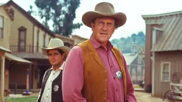 Backdrop к сериалу "Gunsmoke" #1337446