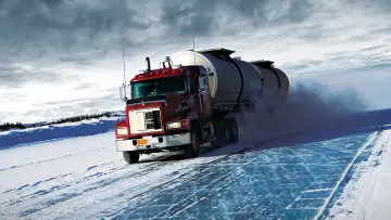 Backdrop for the TV series "Ice Road Truckers" #1444772