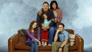 Backdrop for the TV series "Still Standing" #1407227
