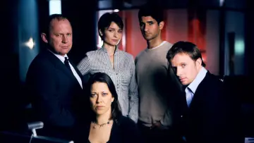 Backdrop к сериалу "Spooks" #1324741