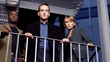 Backdrop к сериалу "Spooks" #1324742