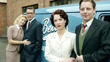Backdrop for the TV series "Better Times" #1372080