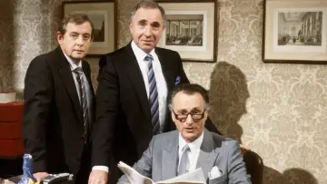 Backdrop for the TV series "Yes Minister" #1599499